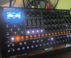 Roland SH4D