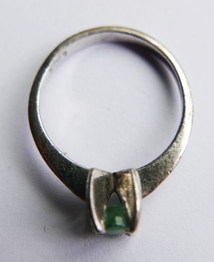 Vintage 925 Sterling Silver Ring with Green Stone
