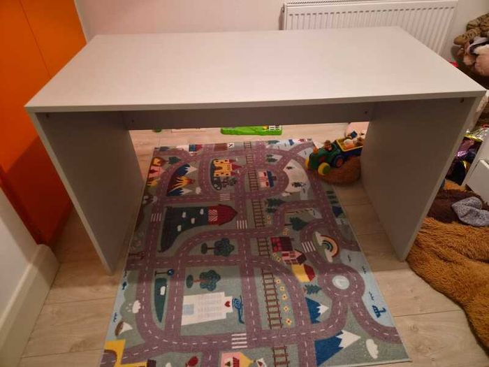 Work desk
