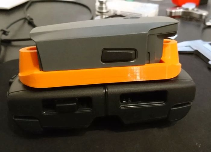 DJI Mavic Pro remote controller guard and battery holder