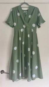 green dress