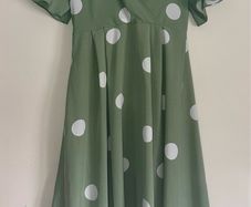 green dress