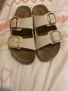 Ladies sandals