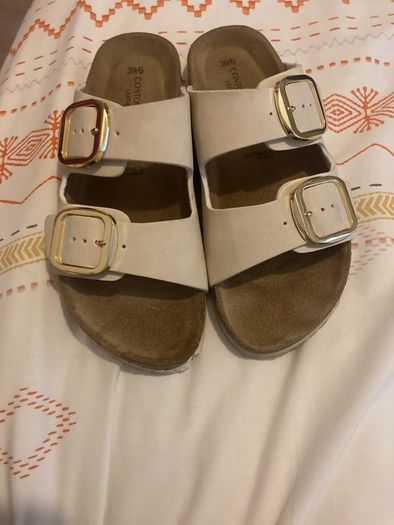 Ladies sandals