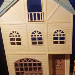 Sylvanian Families Wisteria Terrace House.