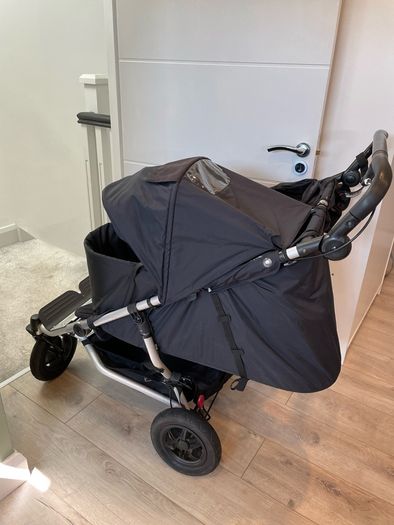 Mountain buggy duet with newborn carry cot and buggy board, complete set for 3 children