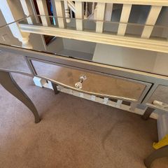 Mirror table