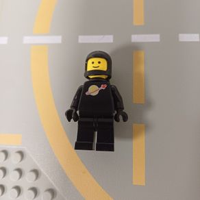 classic space road plates and black spaceman figure
