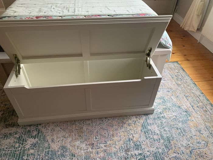 blanket box/ toy chest