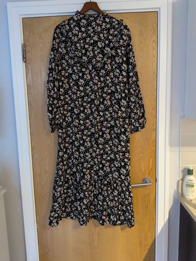 Primark Sustainable  Viscose Black Dress With A Small  Flower Pattern.Size 18.  B.N.W.T.