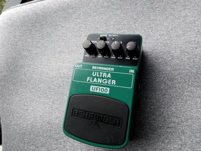 Behringer UF100 Ultra Flanger