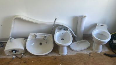 Full Toilet Suite