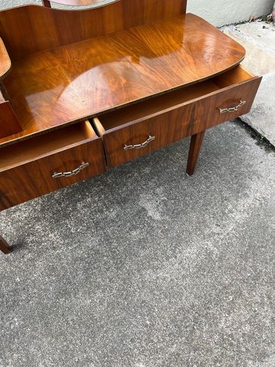 Beautiful vintage dressing table with mirror