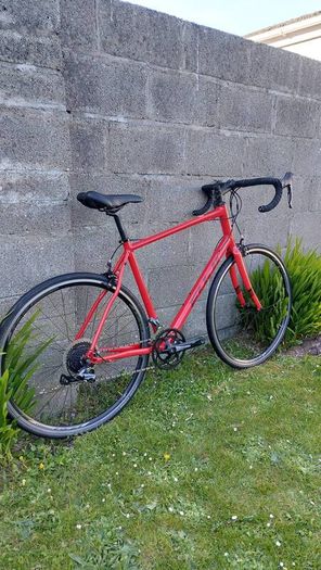 Fuji Sportif Road Bike - Size 58cm/XLarge - 16 speed Shimano Sora - Excellent condition - Cyclists Height 5ft 6" to 5ft 11"