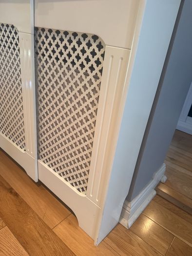 Extendanle raditor cabinet in white