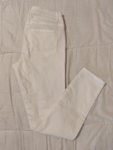 White Super stretch Jeans, New With Tags