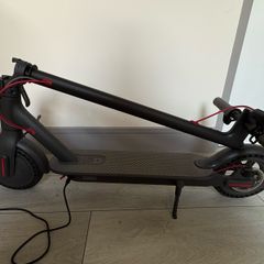 Xiaomi Electric Scooter (Black) Excellent Condition New Puncture-Proof Tyres
