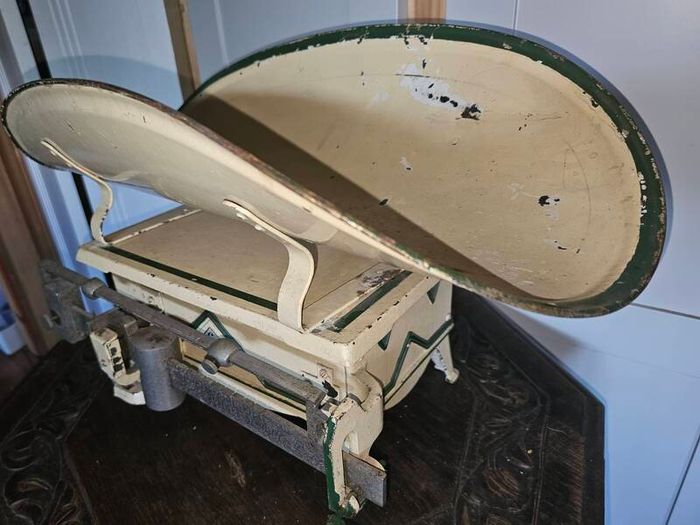 Seca Antique Baby Weighing Scales