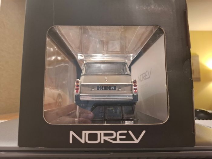 Citroen DS 21 Break 1970 White/Grey - Norev - 1:18 - New in Box