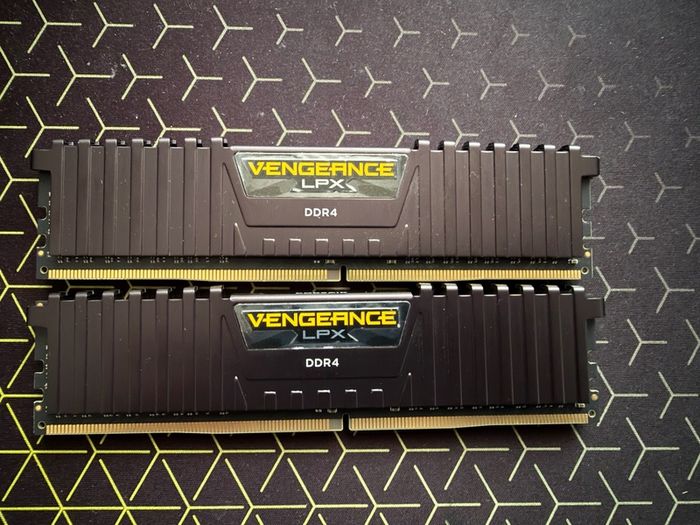 Corsair Vengeance DDR4 2x8GB RAM 2666 MHz