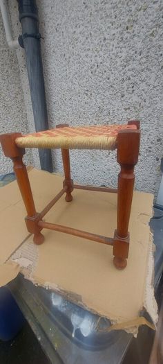 old vintage sugan stool ,,nice used condition, sold as seen, see pictures for condition ,buyer collects or pays postage,