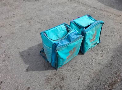 deliveroo bags x2