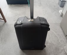 Hard shell Samsonite suitcase