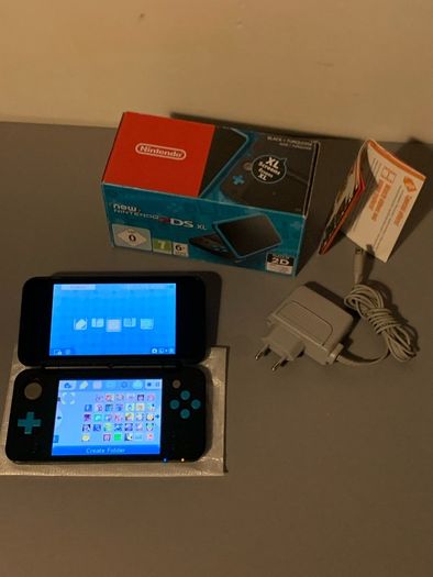 Nintendo 2DS XL Boxed With Games