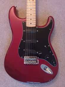 Fender Stratocaster upgraded with Lace Sensor Hot Gold pickups