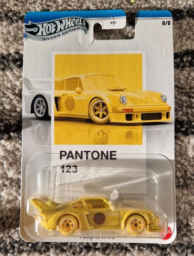 Hot Wheels - Silver Series Pantone - Porsche 934/5