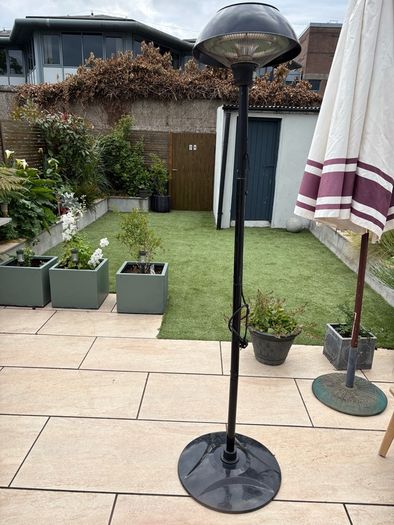 Electric outdoor heater
