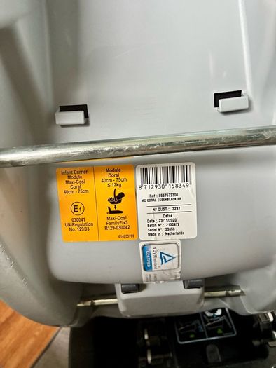 Maxi-Cosi Coral Infant Car Seat + ISOFIX Base