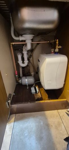 Gas , Plumbing and Heating technician