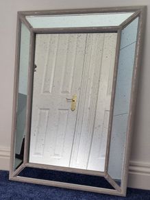 Antique-style mirror