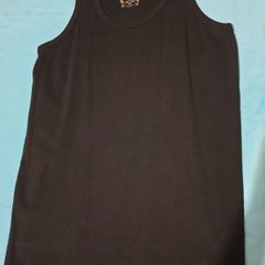 black small tank top