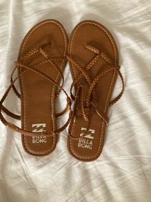 Never Worn Billabong Sandals