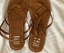 Never Worn Billabong Sandals