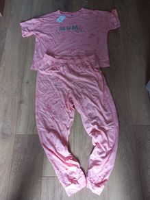 Ladies Mum in Million Pyjamas
