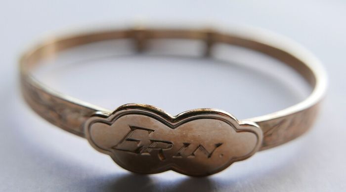 Vintage Child's Rolled Gold Engraved  Bangle Bracelet 2" - 5,32g