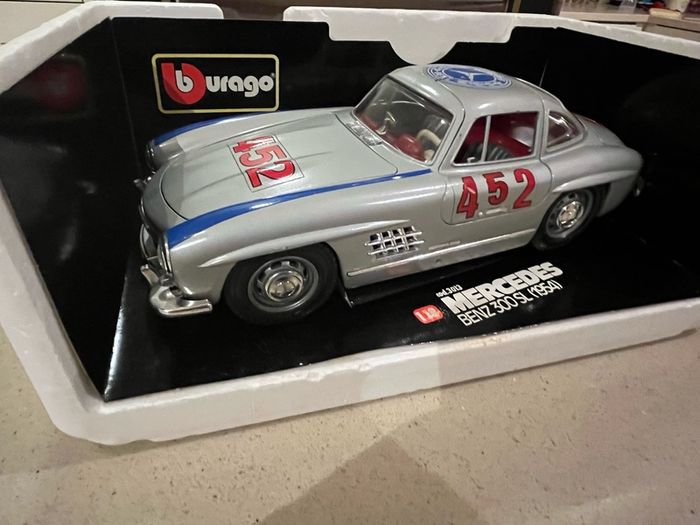Mercedes 300 SL Gullwing 1/18 Burago