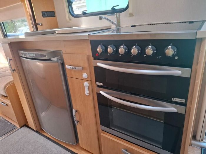6 Berth caravan Lunar Quaser 556