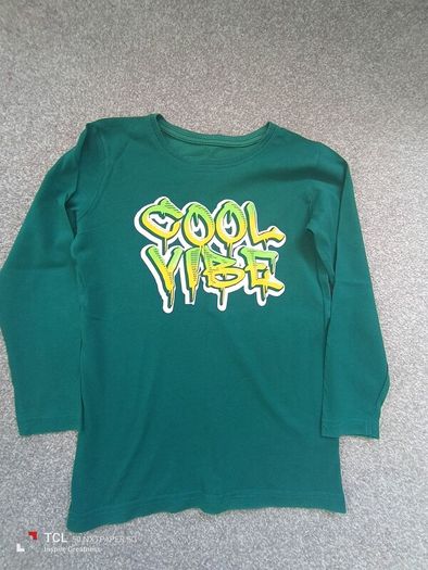 boy's long sleeves top. Age6/7