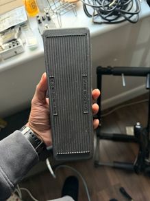 Cry baby wah wah pedal