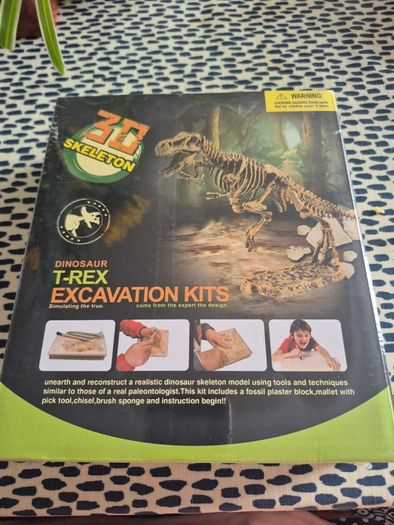 T-Rex excavation kit