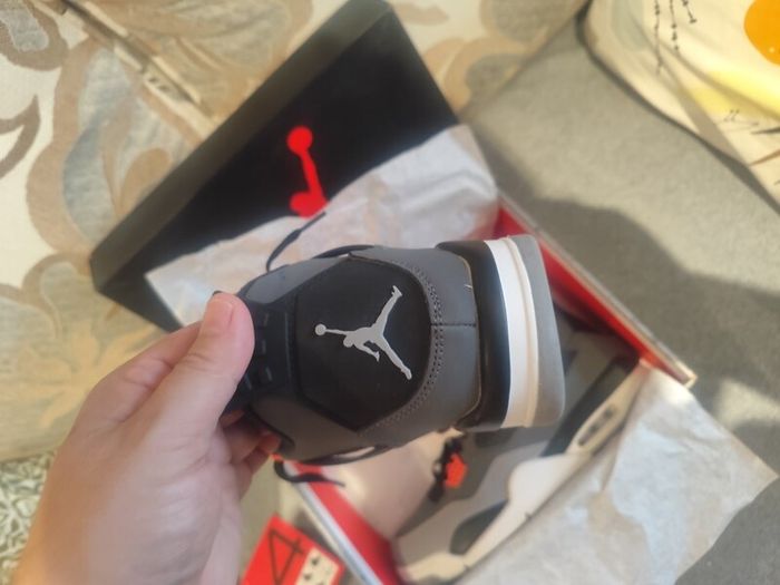 Air Jordan 4 Retro