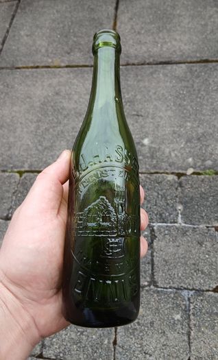 Hassett Ennis bottle (cracked)