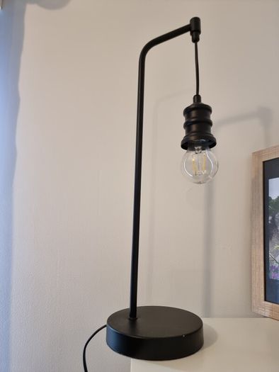 Industrial minimalist table lamp