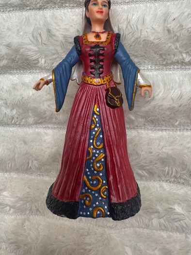 2009 Papo Medevil Queen approx. 9 cm. Used Please see photos