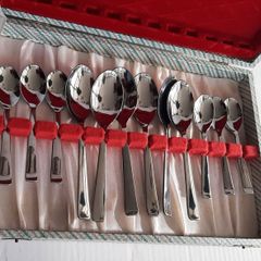 vingtage sheffield 12 spoons set in original case from 70's