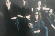 The Cranberries - Everybody Else Is Doing  It, So Why Can't We.